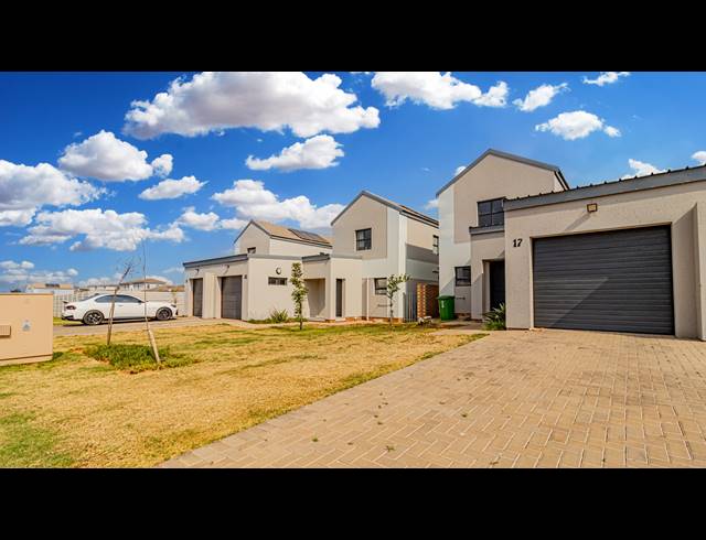 3 BEDROOM SECTIONAL TITLE FOR SALE IN THATCHFIELD RIDGE